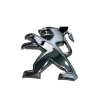 Logo de Leon Peugeot 2008 delantero